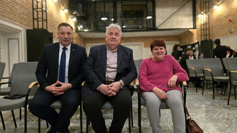 Od lewej: Sebastian Kasztelan, Burmistrz Miasta Kwidzyna, Jerzy Śnieg, Przewodniczący Rady Powiatu Kwidzyńskiego, Bożena Rybus, Wiceprzewodnicząca Rady Powiatu Kwidzyńskiego.