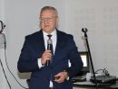 Adam Krawiec z Pomorskiego Urzędu Marszałkowskiego w trakcie prelekcji