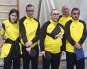 Zdjęcie grupowe drużyny Warsztatu Terapii Zajęciowej w Ryjewie w składzie: Patrycja Zwierzyńska, Andrzej Cylke, Marek Jendrzejewski, Tomasz Grzegolec i Roman Leszek