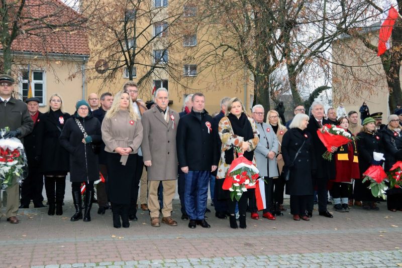 Zgromadzeni goście, w tym władze samorządowe i służby mundurowe.
