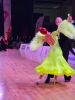 Para taneczna Monika i Mariusz Budyś w strojach do tańców standardowych uchwycona podczas rywalizacji na Mistrzostwach Świata w 10 tańcach w kategorii Masters senior II organizowanych w Vagos w Portugalii