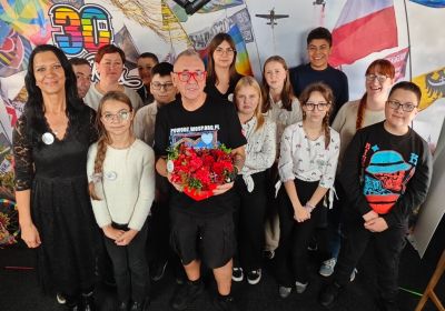 Wolontariusze z Centrum Aktywności Kreatywnej w siedzibie WOŚP