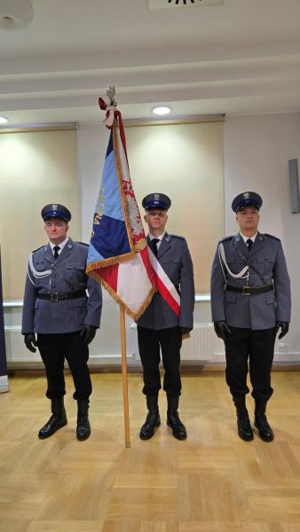Poczet sztandarowy Komendy Powiatowej Policji w Kwidzynie.